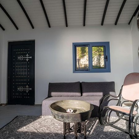 Serenity Boutique Suites Athánion Eksteriør bilde