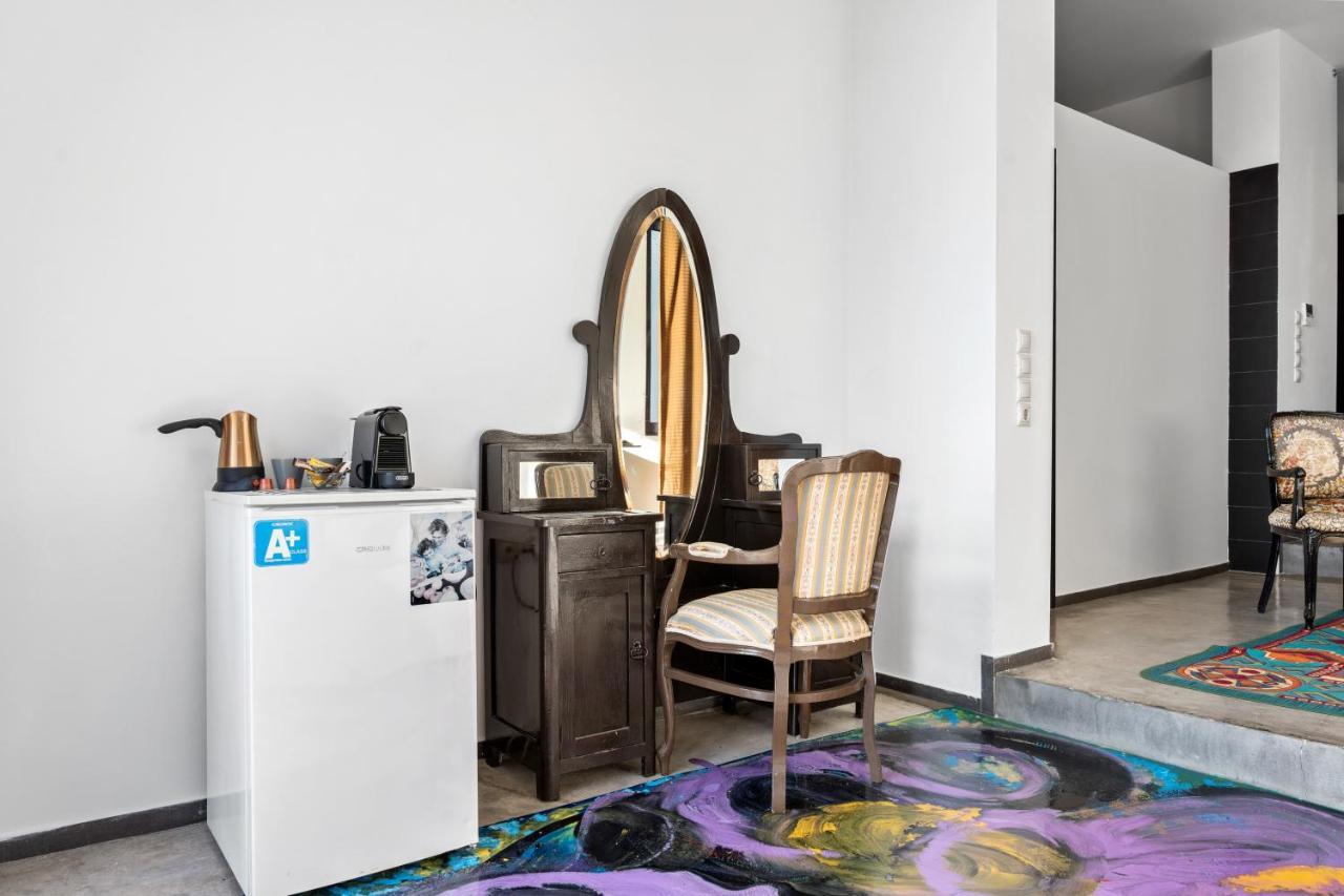 Serenity Boutique Suites Athánion Eksteriør bilde