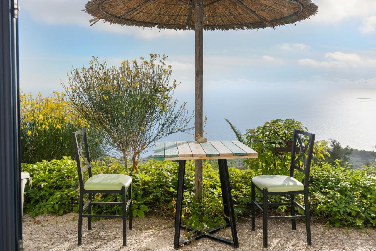 Serenity Boutique Suites Athánion Eksteriør bilde