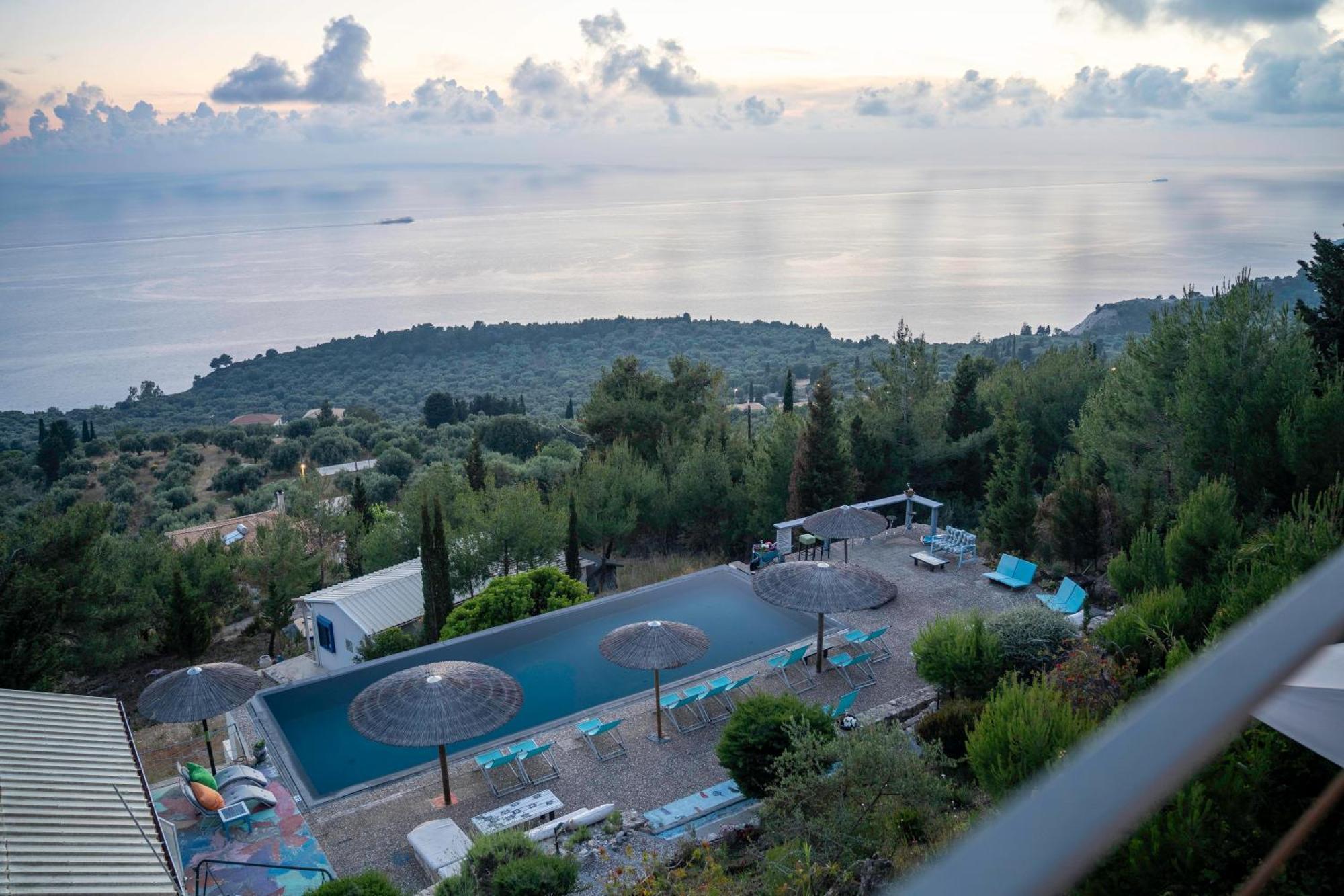Serenity Boutique Suites Athánion Eksteriør bilde