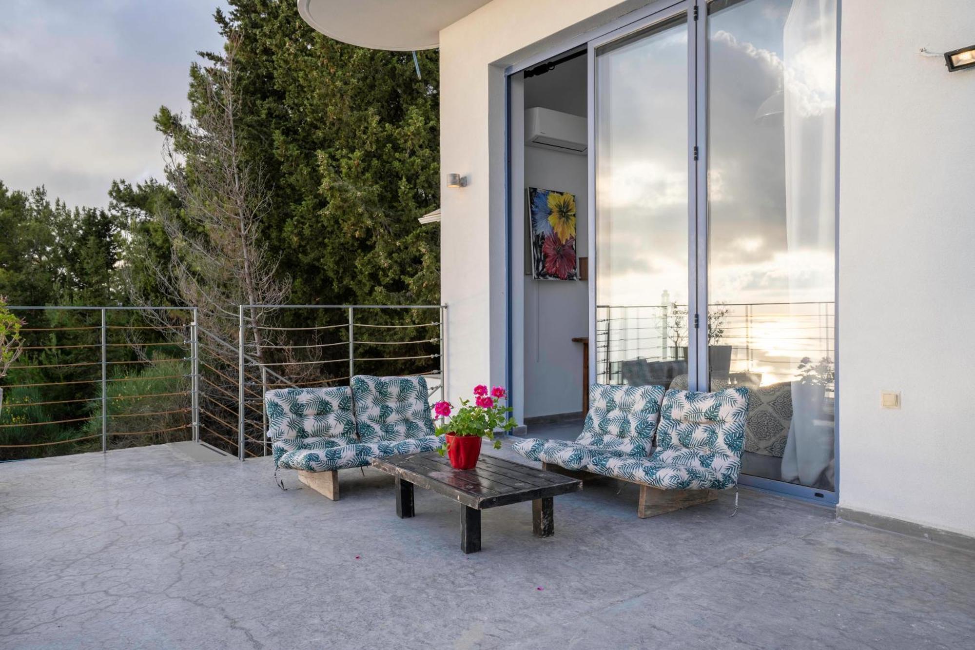 Serenity Boutique Suites Athánion Eksteriør bilde