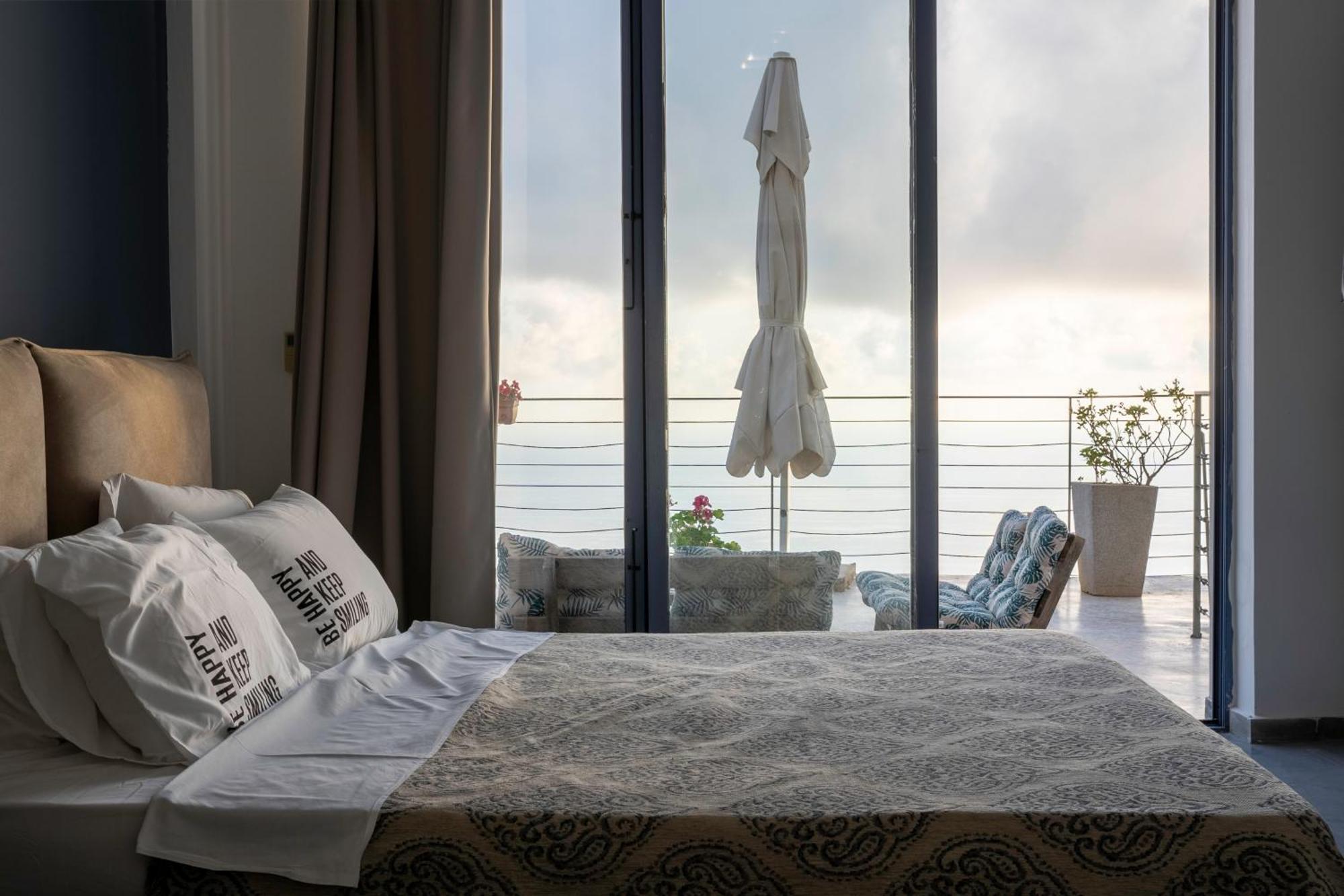 Serenity Boutique Suites Athánion Eksteriør bilde