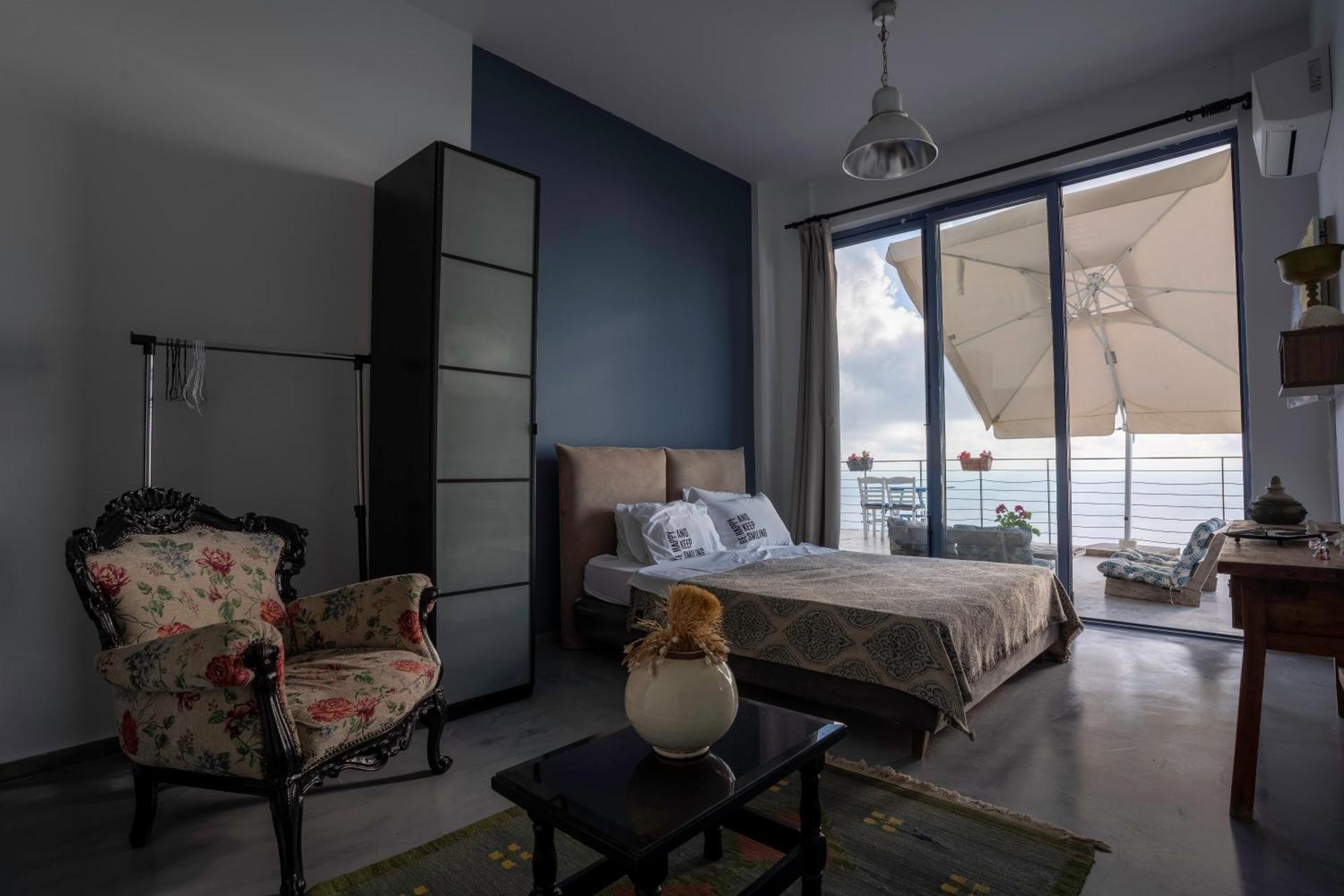 Serenity Boutique Suites Athánion Eksteriør bilde
