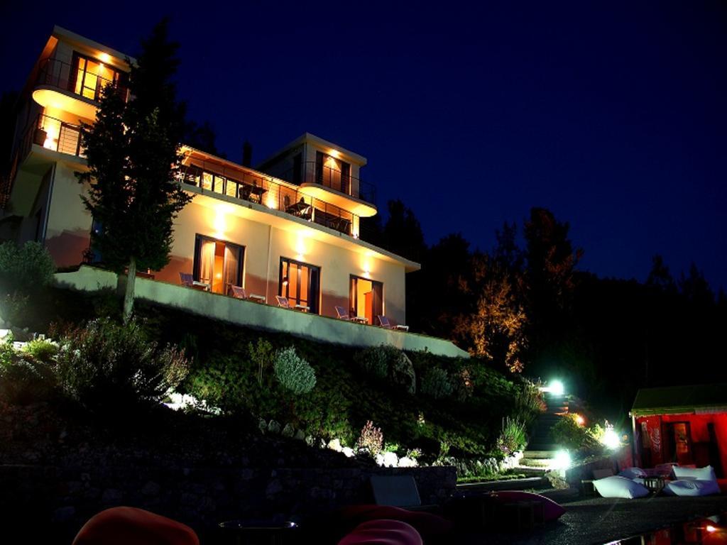 Serenity Boutique Suites Athánion Eksteriør bilde